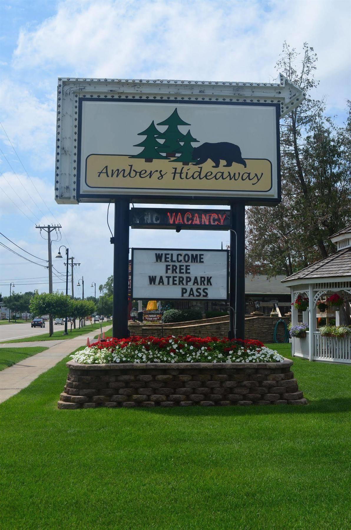 Amber'S Inn And Suites Wisconsin Dells Exterior foto